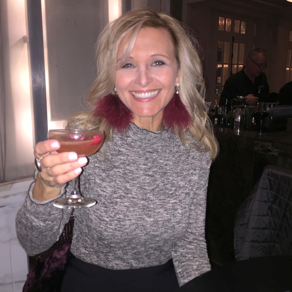 Meet your Posher, Nyki - Picture 1 of 2